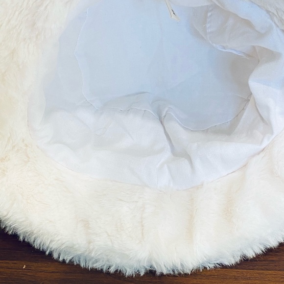 🌟HP🌟NWOT Off White Faux Fur Bucket Hat by Open Edit OS - Picture 8 of 10